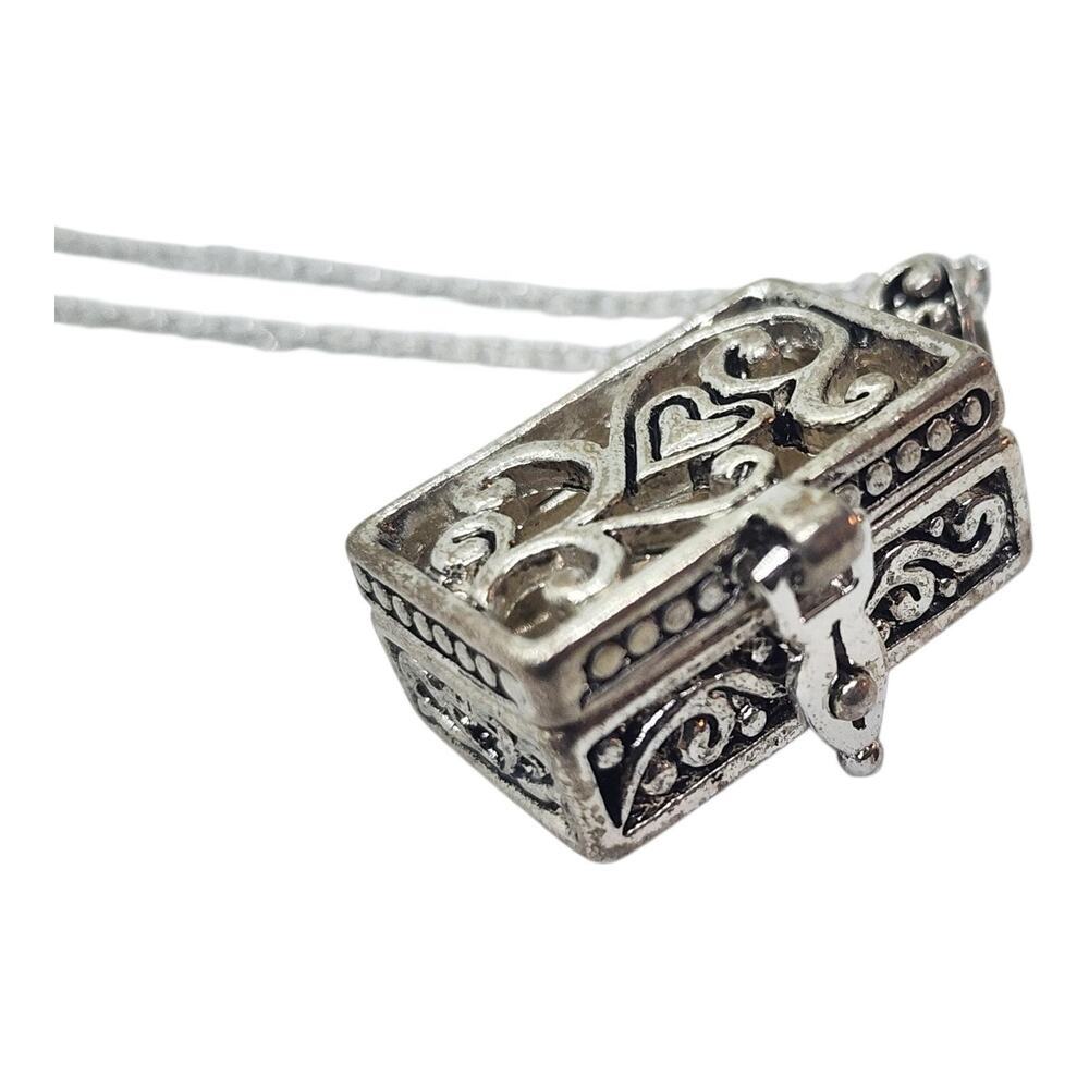 Silver Plated Filigree Treasure Chest Locket Pendant Necklace Keepsake Vintage
